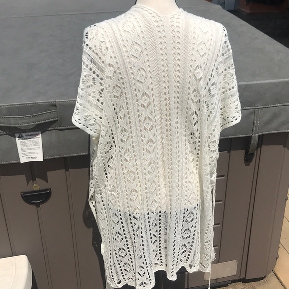 Beautiful ivory beach cover up new with out tags - Picture 3 of 6